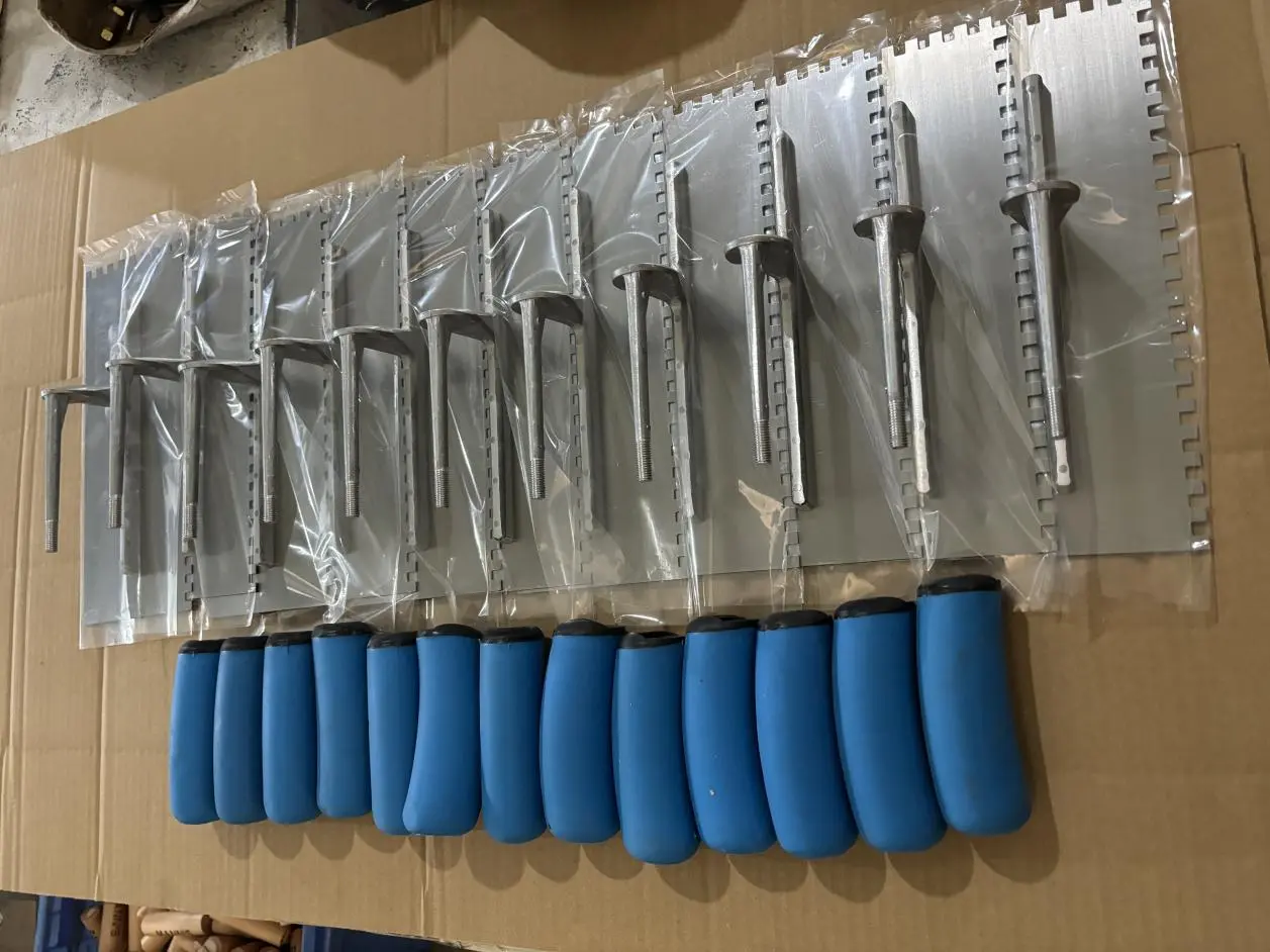 Factory Successfully Develops Blue Plastic Handle Stainless Steel Factory Successfully Develops Blue Plastic Handle Stainless Steel